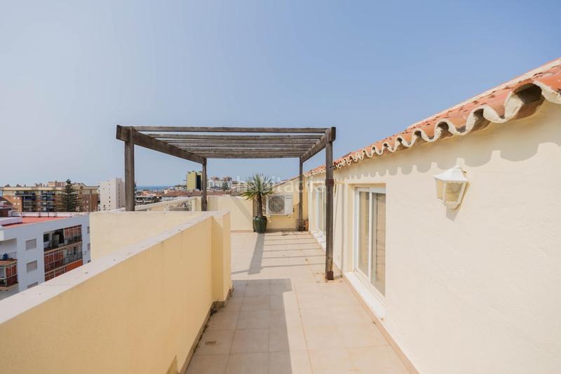 Foto bdd0a7bf-250e-4872-96fa-90801e848bbc. Ático amplio y céntrico ático con terraza y vistas al mar en Fuengirola