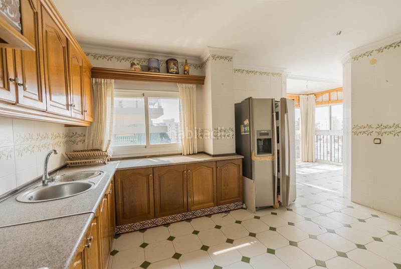 Foto c3715fd3-bd47-4881-90f4-5dc23143a859. Ático amplio y céntrico ático con terraza y vistas al mar en Fuengirola
