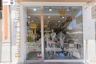 Traspàs Local Comercial a Puerto Deportivo. Traspaso tienda de indumentaria en zona privilegiada de fuengiro
