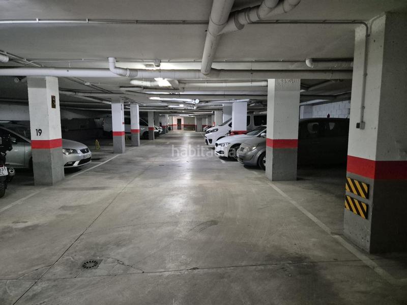 Foto 51f17a8c-55e5-4194-89a3-6a6cb33aa770. Parking coche plaza de parking en torreblanca, en Fuengirola