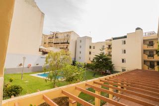 Piccolo appartamento in Los Ríos. Exclusiva piso en las lagunas, amplio, con garaje, trastero y pi