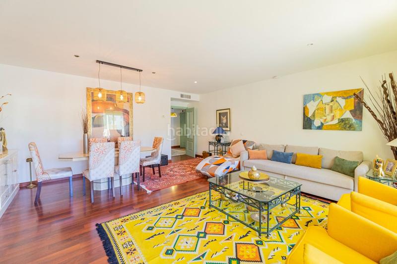 Foto 2bbf0dab-15fa-41a2-9e83-bf9576a13670. Planta baja  con gran terraza, garaje y jardín de invierno en Riviera del Sol en Mijas