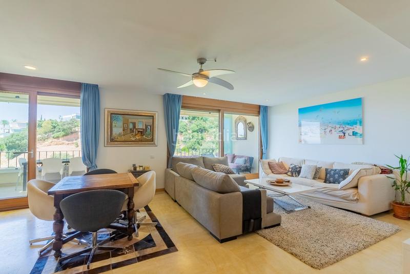 Foto 215d6791-ad67-40c7-8c46-17f303133de6. Duplex avec chauffage parking piscine dans Alto de los Monteros Marbella