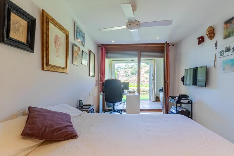 Foto 72b6aeb7-6f0f-4fb0-a8f3-b2dfc565e102. Duplex avec chauffage parking piscine dans Alto de los Monteros Marbella