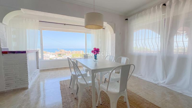 Foto c0b2bf2d-2be9-4a4c-ac32-38aa845c1d8e. Chalet villa con espectaculares vistas al mar a metros de la playa, en Mijas