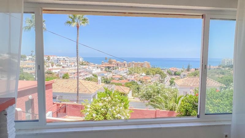 Foto c88bc904-2d28-4918-b7cb-97b77c3d5682. Chalet villa con espectaculares vistas al mar a metros de la playa, en Mijas
