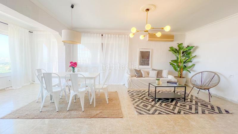 Foto d0237348-04b8-4081-97a5-61770fb841b9. Chalet villa con espectaculares vistas al mar a metros de la playa, en Mijas