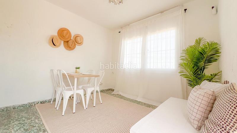 Foto e826618b-9686-40de-b0cc-f0c75a97aff1. Chalet villa con espectaculares vistas al mar a metros de la playa, en Mijas