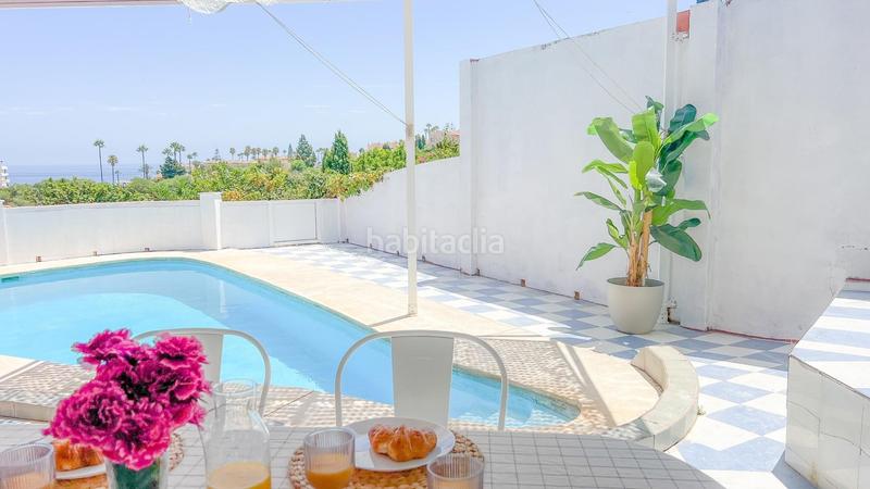 Foto ef5fd6c2-0764-43bc-bbdd-f8519bd4d484. Chalet villa con espectaculares vistas al mar a metros de la playa, en Mijas