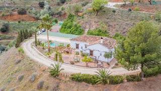 Masia  Poligono 10. Oportunidad única! vivienda  negocio rural a 20 min de málaga