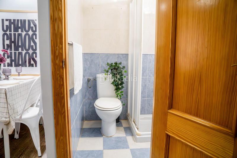 Foto 0d7ffbdb-0e3c-4134-88e4-7408444654fb. Local comercial local y piso en segunda linea de playa en Fuengirola