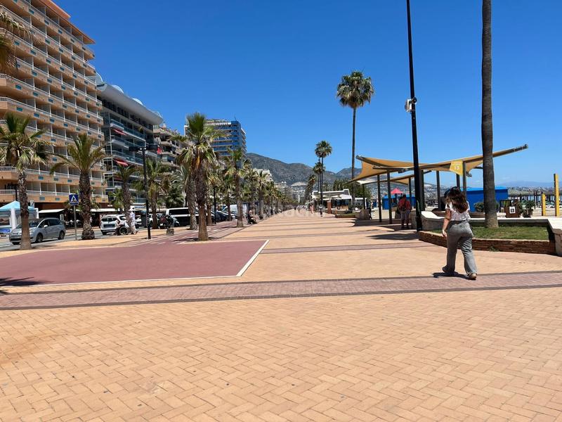 Foto aee90f42-bce9-4b89-87cb-a1f3a2943d81. Local comercial local y piso en segunda linea de playa en Fuengirola