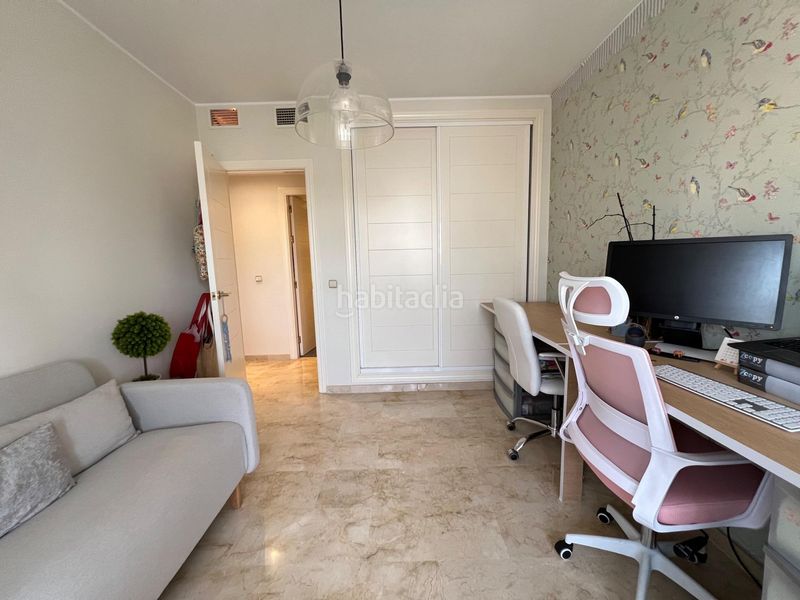 Foto 6c5af190-564b-4487-a212-07a18c69d049. Àtic a puerto de Estepona Estepona