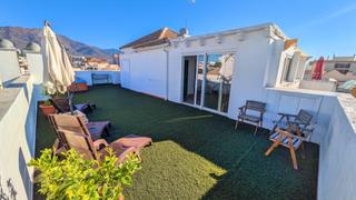Attique à Puerto de Estepona. Atico duplex con espectaculares vistas al mar