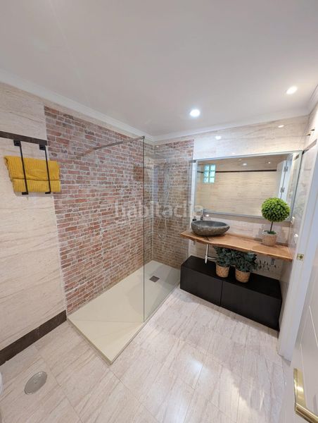 Foto cb4c73b4-9c16-4897-9120-4dbb1d24e43f. Àtic a puerto de Estepona Estepona