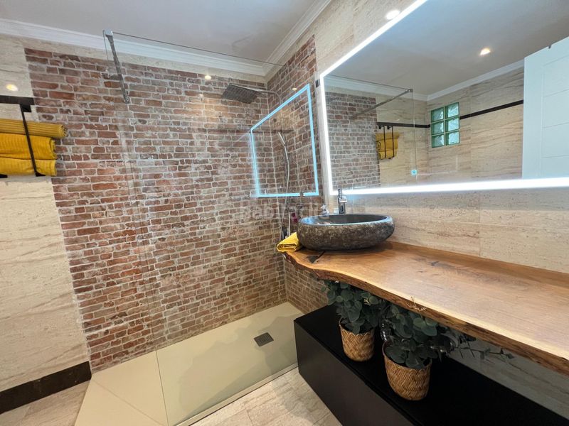 Foto f243065f-c0a5-4356-8c09-1c0075316c3f. Àtic a puerto de Estepona Estepona