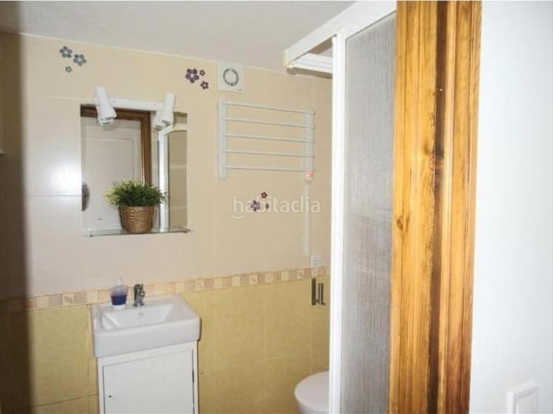 Foto 8d85f175-bae2-4202-8ba1-40a7b3f93901. Casa adosada precioso adosado , con licencia turística en Estepona