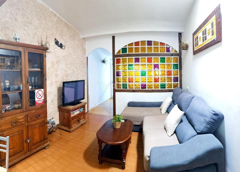 Foto d133b14c-d2a2-44b6-819a-f477b9b13d3a. Casa adosada precioso adosado , con licencia turística en Estepona