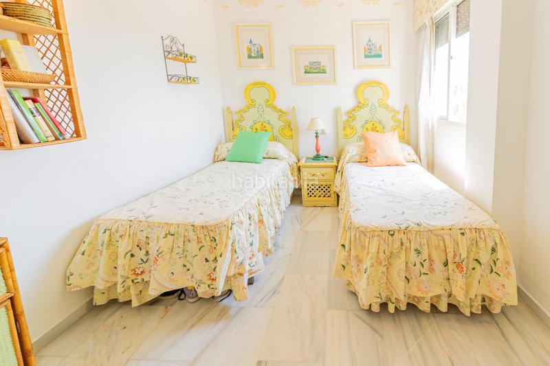 Foto 41200e1a-978f-4ca6-b91a-909abbd5db50. Piccolo appartamento con parcheggio piscina in Cabopino - Artola Marbella