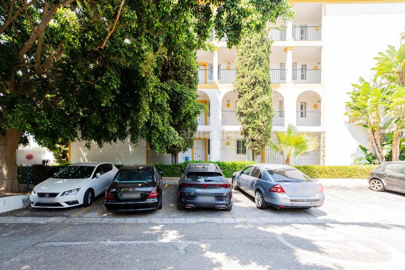 Foto 5dd266b7-f70e-45d2-8c55-4ff25ad687d9. Piccolo appartamento con parcheggio piscina in Cabopino - Artola Marbella