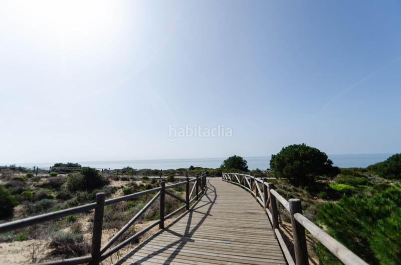 Foto 6ee9869d-22e4-4694-b386-854afd2deb84. Piccolo appartamento con parcheggio piscina in Cabopino - Artola Marbella