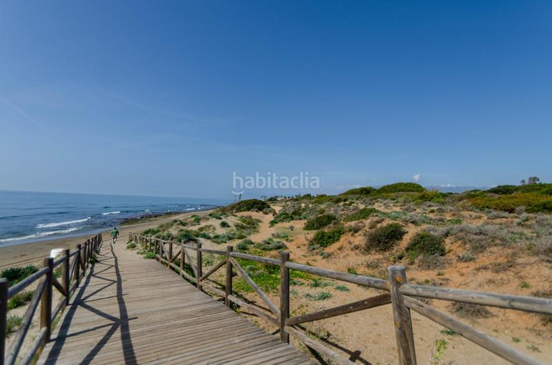 Foto aa1989c7-6e12-48a3-9c79-0eac25518b57. Piccolo appartamento con parcheggio piscina in Cabopino - Artola Marbella