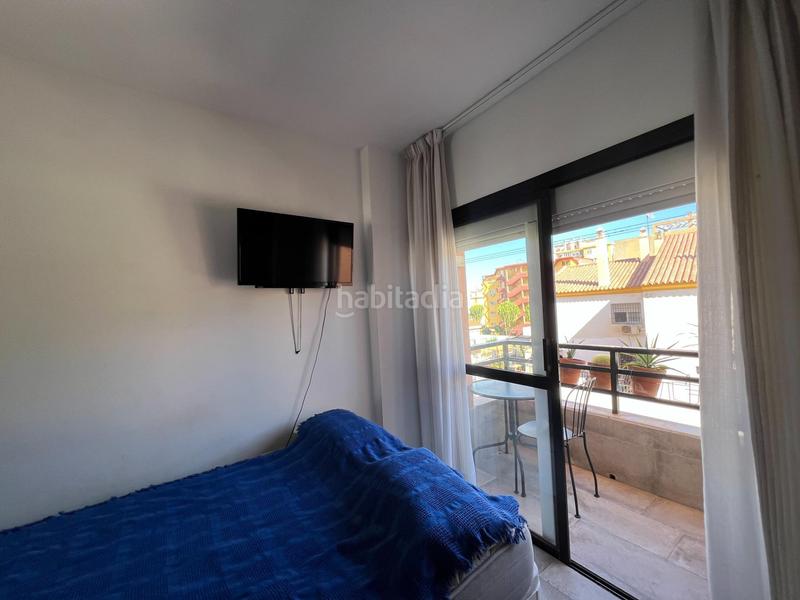 Foto b81dee71-0b26-46a5-9a4e-c41983432856. Estudio  con licencia y reformado a 900m del mar! en Torremolinos