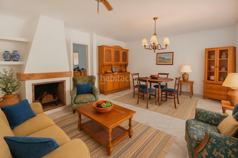 Foto 1268b35d-d1bb-4c36-b5f4-50bf4c28cfa0. Casa adosada chalet adosado de 5 dormitorios con terraza y piscina comunitaria en Los Boliches, en Fuengirola