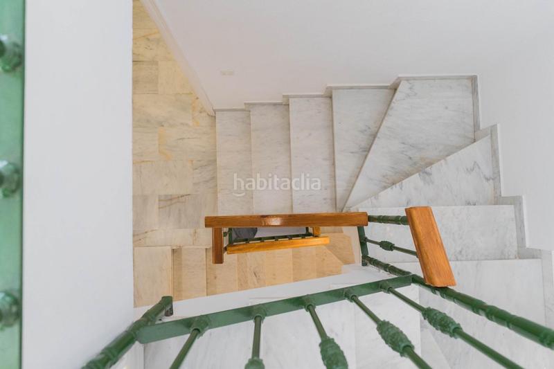 Foto 75cad48f-7fb2-45db-aacd-5d0b3c767285. Casa adosada chalet adosado de 5 dormitorios con terraza y piscina comunitaria en Los Boliches, en Fuengirola