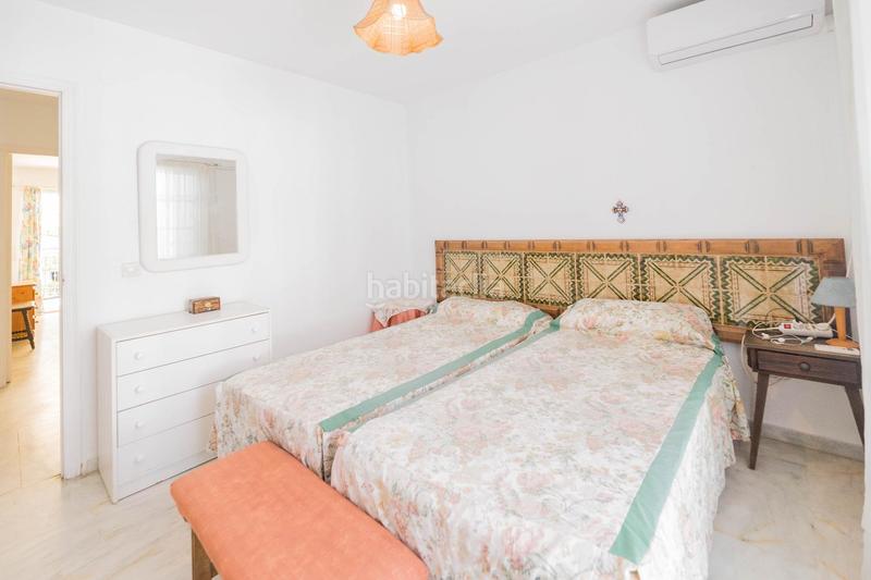 Foto b67956ae-a09f-4ae5-b388-f2f44faee2c9. Casa adosada chalet adosado de 5 dormitorios con terraza y piscina comunitaria en Los Boliches, en Fuengirola