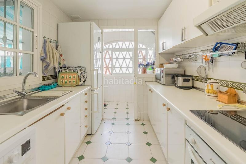 Foto b6c62eab-1139-4559-8f6a-f32d33577941. Casa adosada chalet adosado de 5 dormitorios con terraza y piscina comunitaria en Los Boliches, en Fuengirola