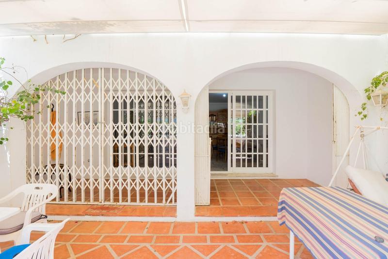 Foto c6e9cc77-0e7d-41e2-ae04-240430da32e4. Casa adosada chalet adosado de 5 dormitorios con terraza y piscina comunitaria en Los Boliches, en Fuengirola