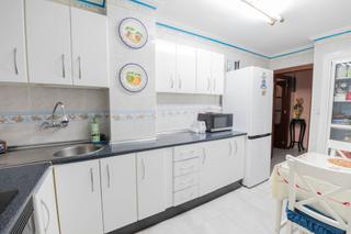 Appartement à Centro ciudad. Hermoso piso reformado de 3 dormitorios en una ubicación privile