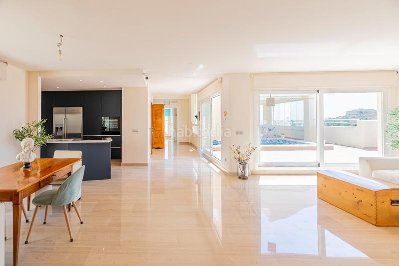 Foto 94ee7edf-a03b-43e8-9db6-0624910b69c9. Àtic amb aparcament piscina a Hipódromo - Cerrado del Águila Mijas