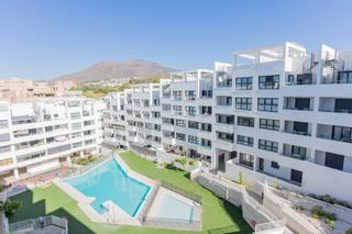 Appartement  Calle miguel de maría luque. Exclusivo piso en venta en estepona