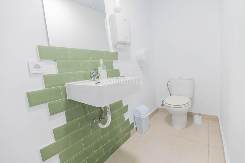 Foto bf746855-1c35-4223-ac57-ac1896cc36f0. Lloguer local comercial a Los Boliches Fuengirola