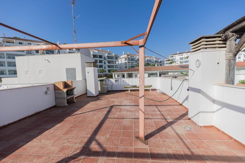 Foto 4f4e171a-ff52-4d8f-870b-beb49c138358. Àtic amb aparcament piscina a Calahonda Mijas
