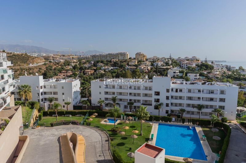 Foto f8173bce-da9a-4428-bd70-6f1e51e5827a. Àtic amb aparcament piscina a Calahonda Mijas