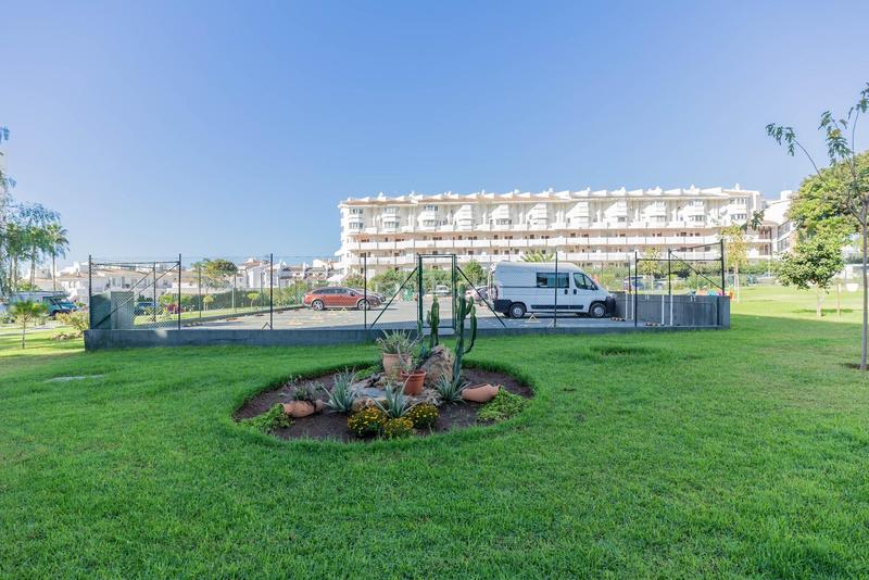 Foto 8ae2bcef-cf6f-4e4d-82cb-de9eb3cce6d5. Appartement in urbanizacion algaida 1 in Río Real Marbella