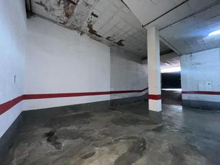 Car parking  Avenida de carlota alessandri. Plaza de garaje muy amplia 30m2, cubierta, frente a la salida de