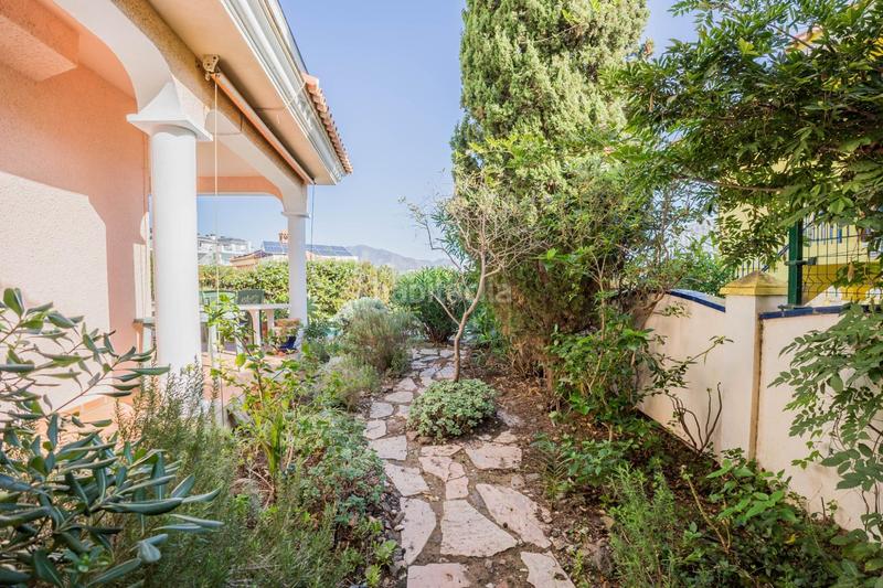 Foto 8f1cf219-58a0-49d6-bfe3-8a814f82eebf. Chalet with parking pool in Castillo Sohail - Myramar Fuengirola