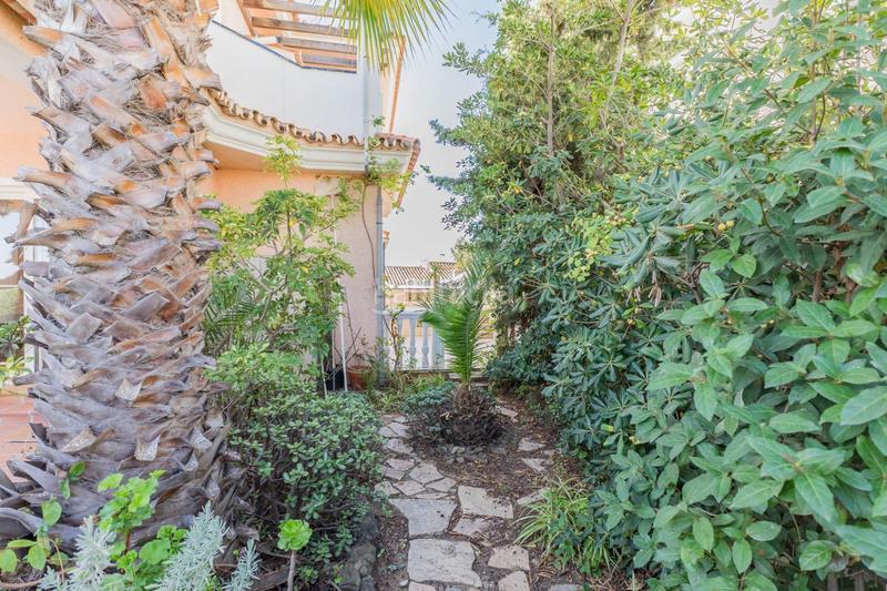 Foto be2ec174-4299-47d0-852a-d2ea73410b4e. Chalet with parking pool in Castillo Sohail - Myramar Fuengirola