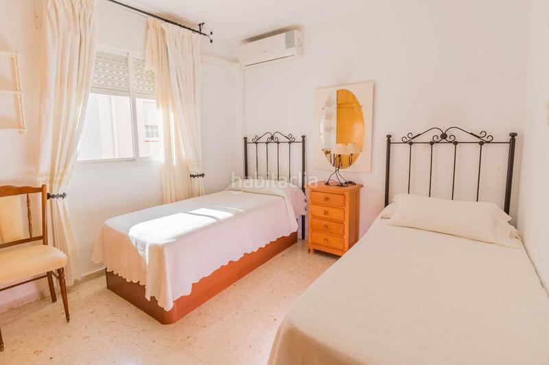 Foto 67a28a3e-62fc-4d91-99ed-5c1cdb803cd3. Reihenhaus mit parking pool in Los Boliches Fuengirola