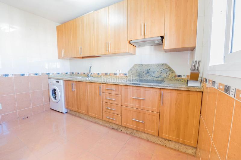 Foto 0abad7b9-0b63-41f5-a0d3-e2337186bd21. Etagenwohnung mit pool in Puerto Deportivo Fuengirola