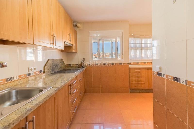 Foto 3cc7aa51-9640-40b1-ad57-54fd9037077f. Etagenwohnung mit pool in Puerto Deportivo Fuengirola