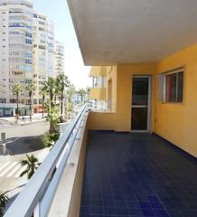 Apartament  Calle velez málaga. Piso a reformar con vistas al mar y a la catedral en la malaguet