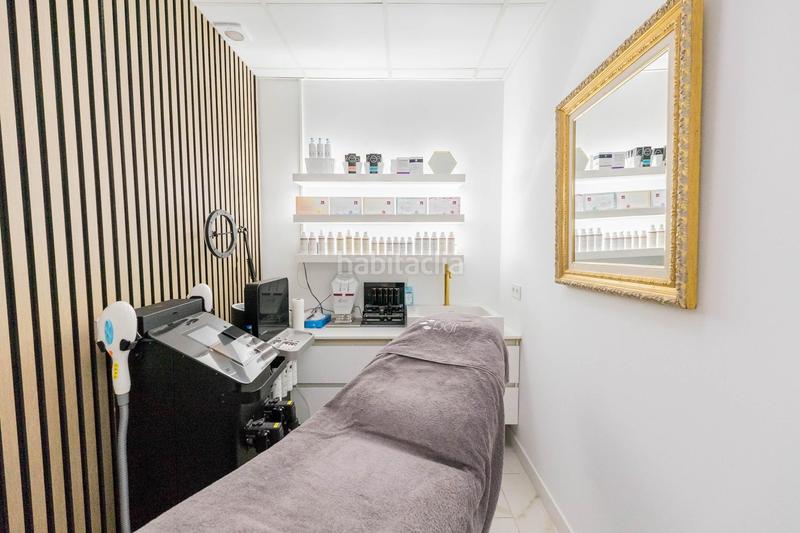 Foto 67c4a323-c6ea-4f63-8f52-504f38779386. Trapasso locale commerciale in Puerto Deportivo Fuengirola