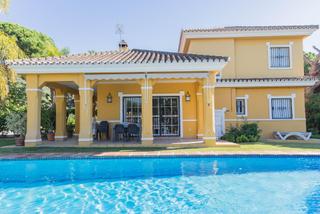 Chalet in El Rosario - Ricmar. Magnífica villa independiente en marbellaricmac