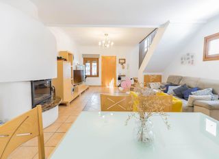 Reihenhaus in Castillo Sohail - Myramar. Adosado de 4 dormitorios en  urbanización con gran piscina y a p