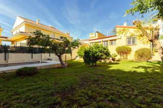 Xalet a Torreblanca del Sol. Bonito chalet independiente con piscina privada